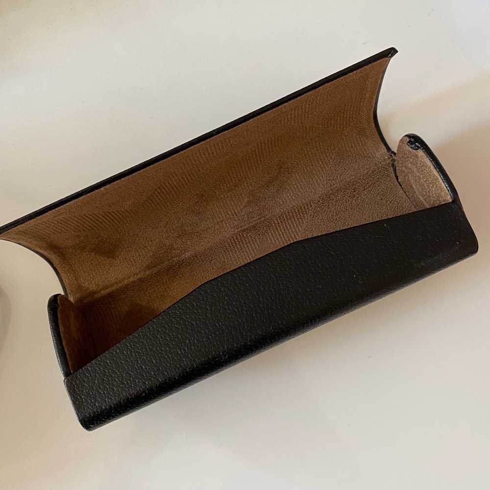 Burberry glasses and case - Picture 5 of 6